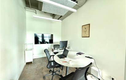 Vadistanbul Kiralık Ofis 450m2 +36m2 Teraslı Dekorasyonlu Maslak