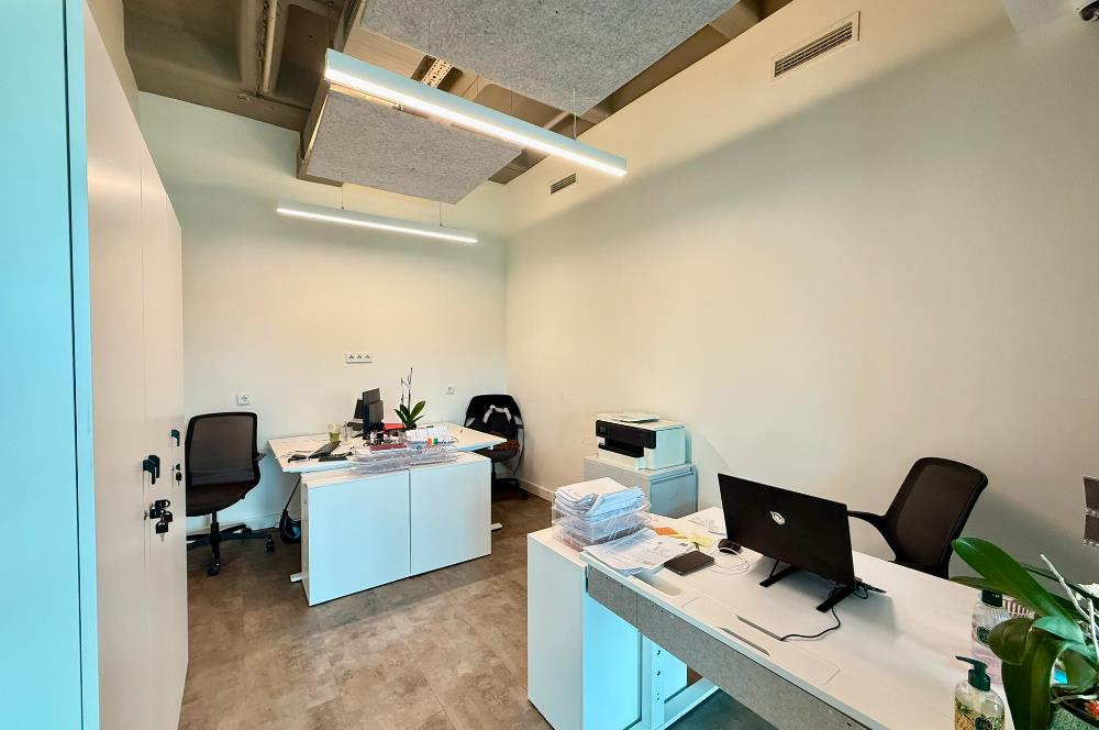 Vadistanbul Kiralık Ofis 450m2 +36m2 Teraslı Dekorasyonlu Maslak