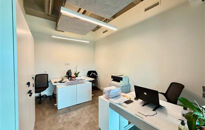 Vadistanbul Kiralık Ofis 450m2 +36m2 Teraslı Dekorasyonlu Maslak