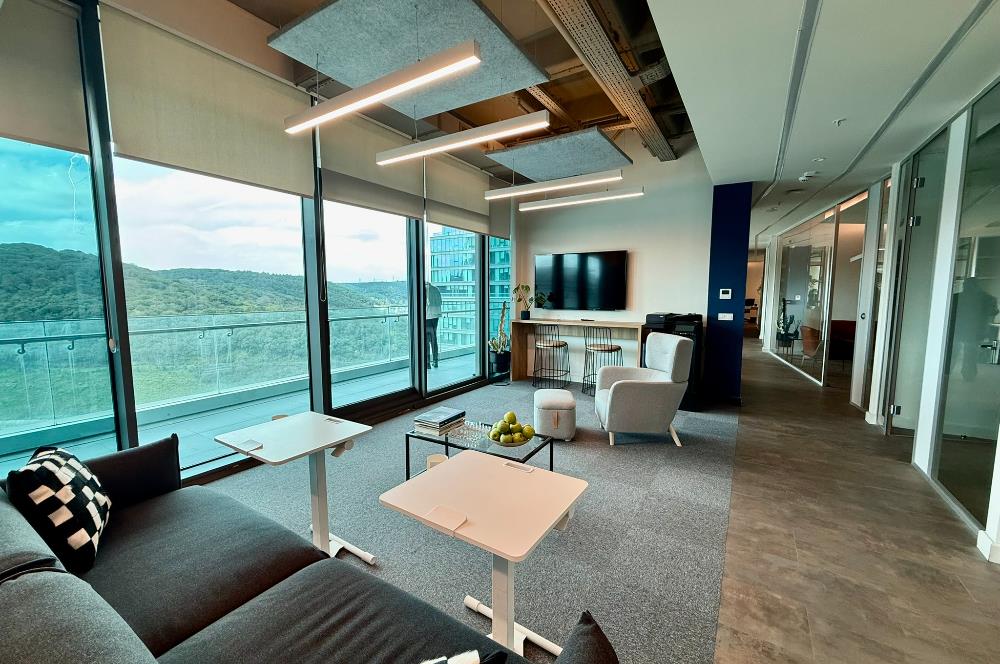 Vadistanbul Kiralık Ofis 450m2 +36m2 Teraslı Dekorasyonlu Maslak