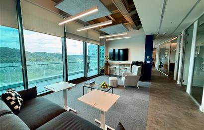Vadistanbul Kiralık Ofis 450m2 +36m2 Teraslı Dekorasyonlu Maslak