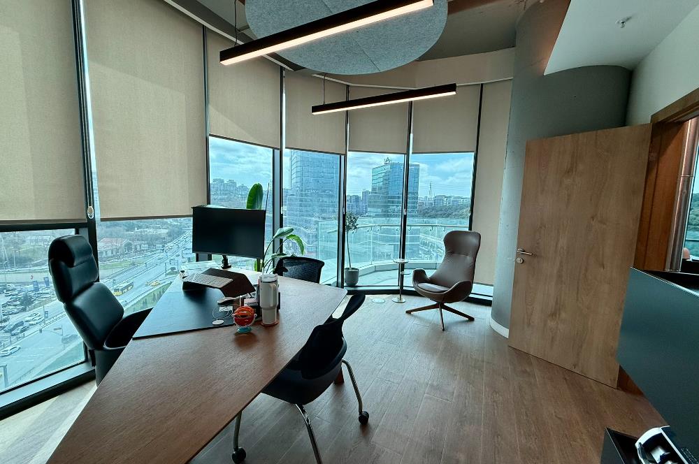 Vadistanbul Kiralık Ofis 450m2 +36m2 Teraslı Dekorasyonlu Maslak
