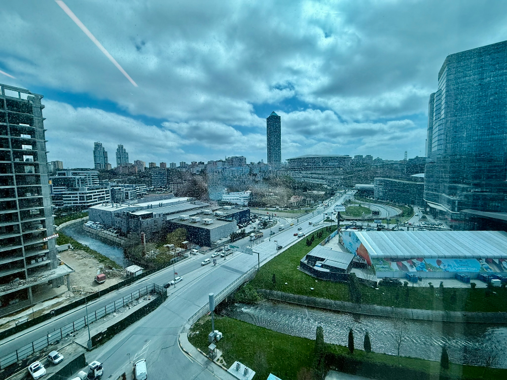 Vadistanbul Kiralık Ofis 450m2 +36m2 Teraslı Dekorasyonlu Maslak