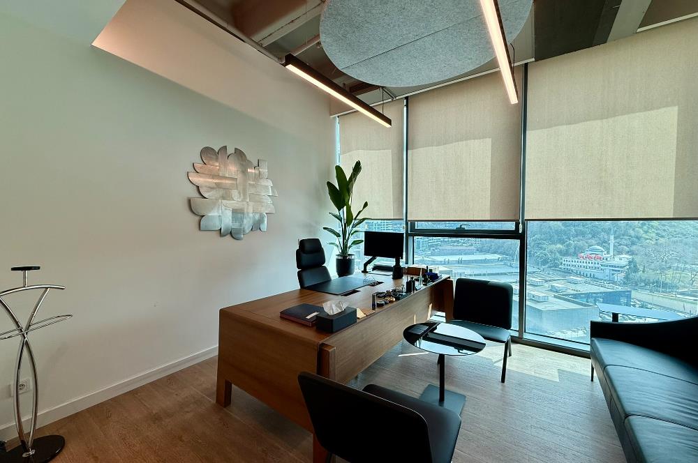 Vadistanbul Kiralık Ofis 450m2 +36m2 Teraslı Dekorasyonlu Maslak