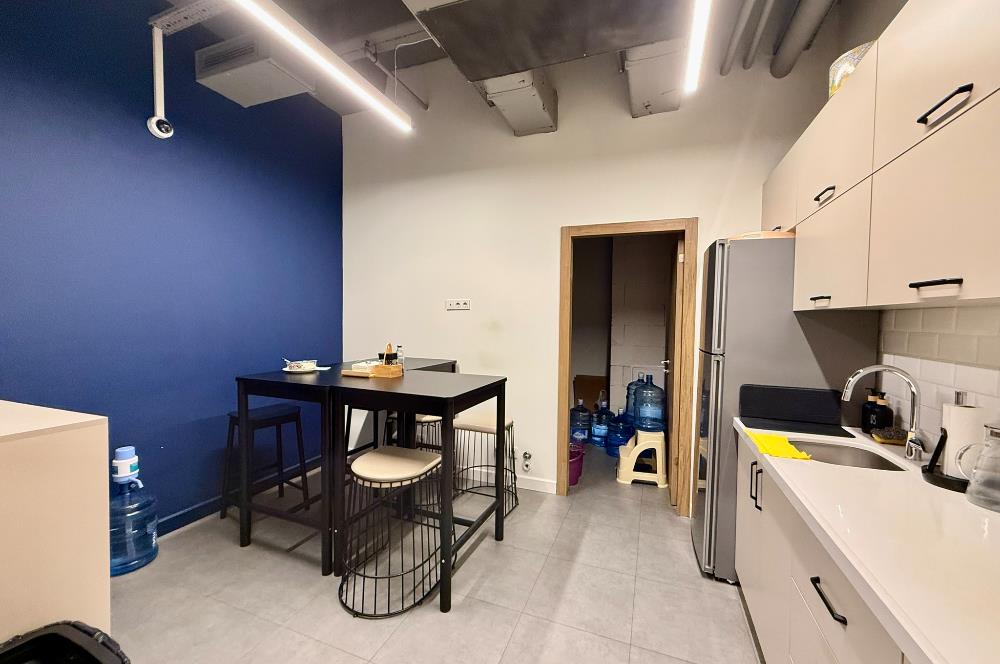 Vadistanbul Kiralık Ofis 450m2 +36m2 Teraslı Dekorasyonlu Maslak