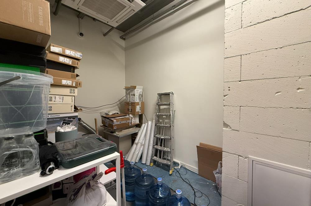 Vadistanbul Kiralık Ofis 450m2 +36m2 Teraslı Dekorasyonlu Maslak