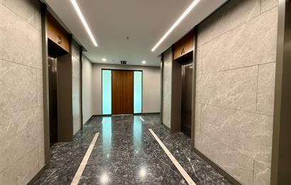 Vadistanbul Kiralık Ofis 450m2 +36m2 Teraslı Dekorasyonlu Maslak
