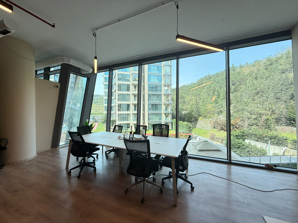Vadi Koru Kiralık Ofis 110m2 Dekorasyonlu Mobilyalı Vadistanbul
