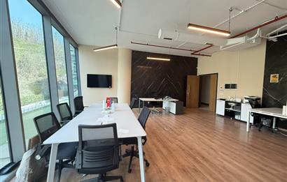 Vadi Koru Kiralık Ofis 110m2 Dekorasyonlu Mobilyalı Vadistanbul