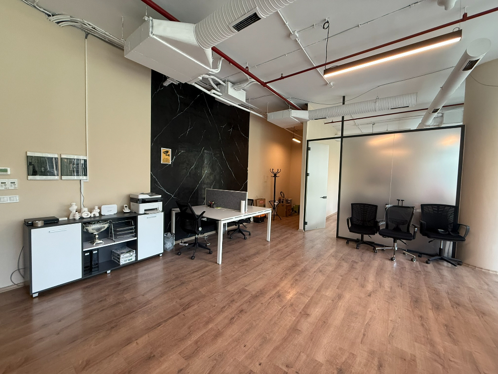 Vadi Koru Kiralık Ofis 110m2 Dekorasyonlu Mobilyalı Vadistanbul