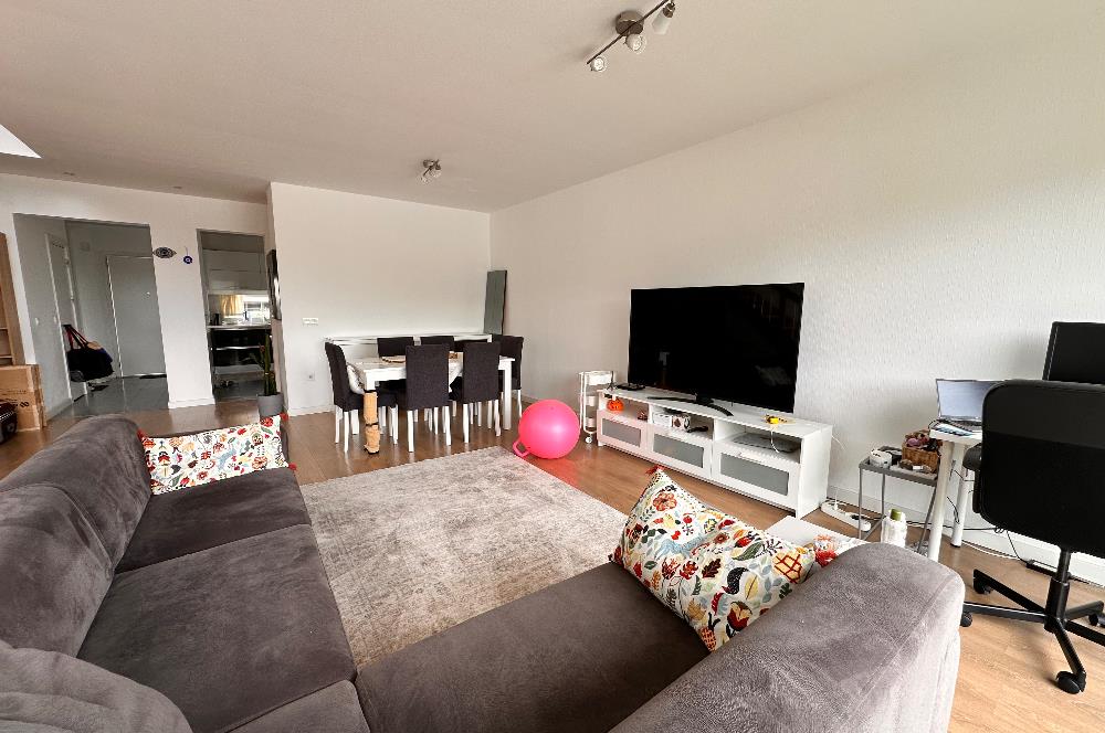 35.Sokak Sitesi Havuz/Peyzaj Manzaralı Balkonlu 3+1 Kiralık