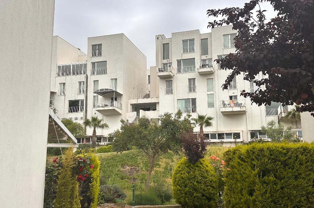35.Sokak Sitesi Havuz/Peyzaj Manzaralı Balkonlu 3+1 Kiralık
