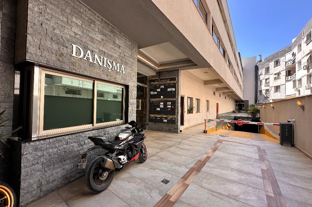 Bayraklı Adalet Mah.Avcılar Office de 1+0 Kiralık Ofis