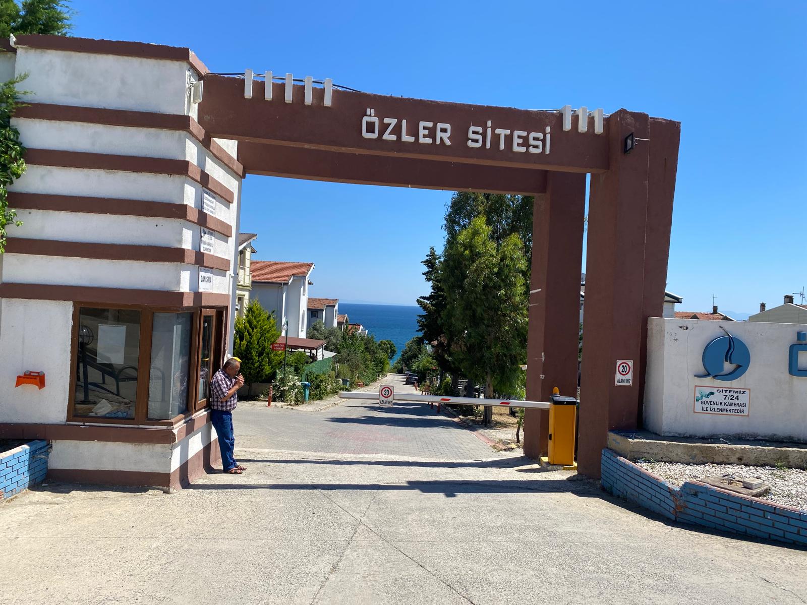 TEKİRDAĞ M. EREĞLİSİ ÖZLER TATİL SİTESİNDE 4+1 SATILIK VİLLA