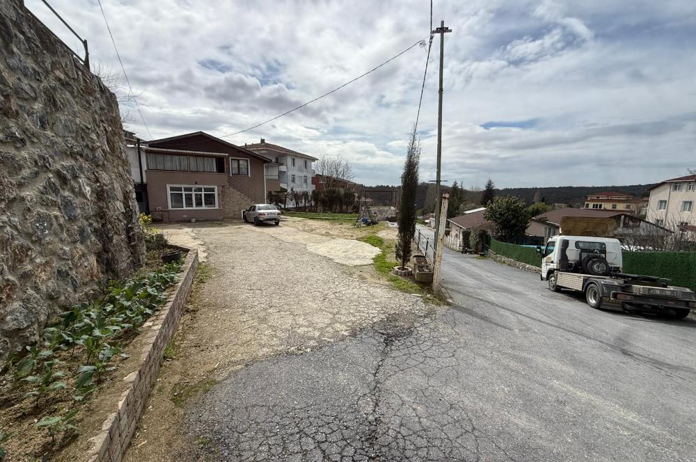 BEYKOZ ÇİFTLİKTE GENİŞ BAHÇE İÇERİSİNDE İKİ KATLI MÜSTAKİL EV
