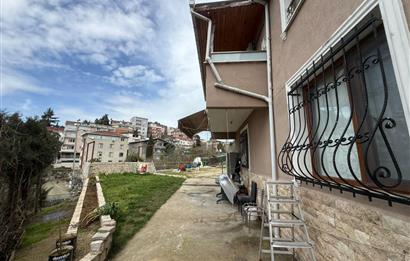 BEYKOZ ÇİFTLİKTE GENİŞ BAHÇE İÇERİSİNDE İKİ KATLI MÜSTAKİL EV