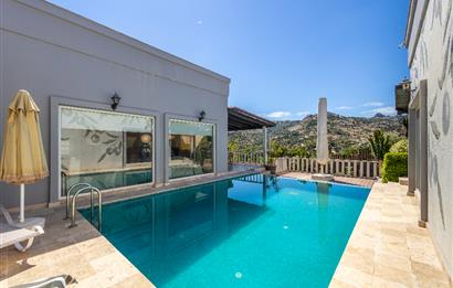 Yalıkavak Tek Katlı 1100 m2 Arsa İçinde Havuzlu Müstakil Villa