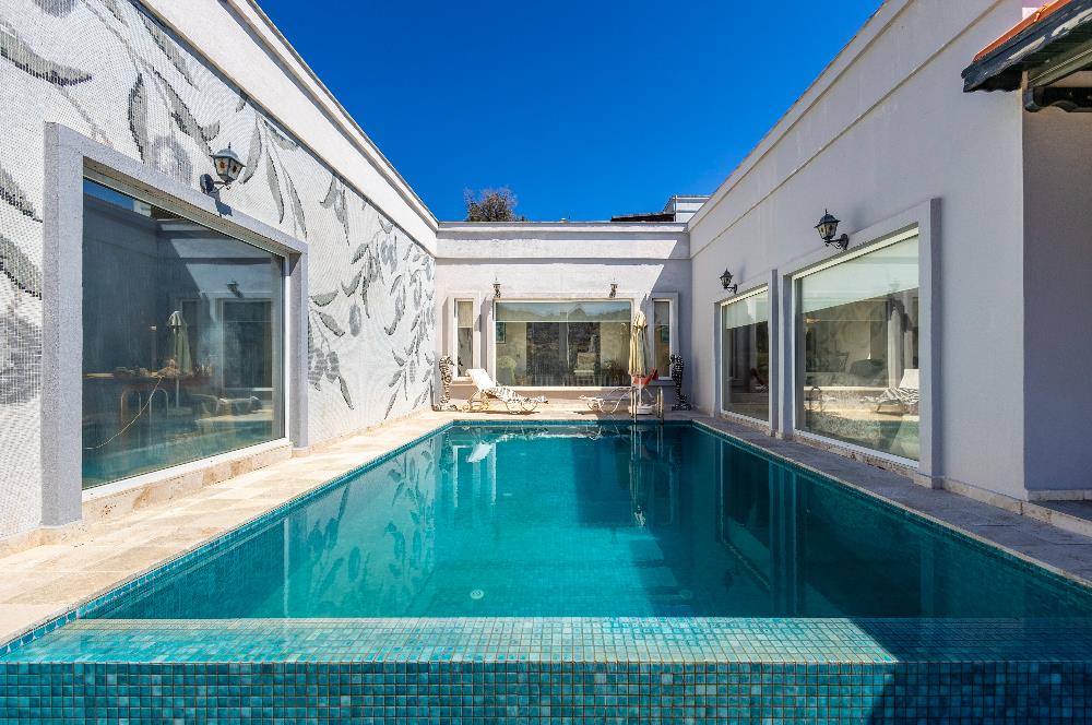 Yalıkavak Tek Katlı 1100 m2 Arsa İçinde Havuzlu Müstakil Villa