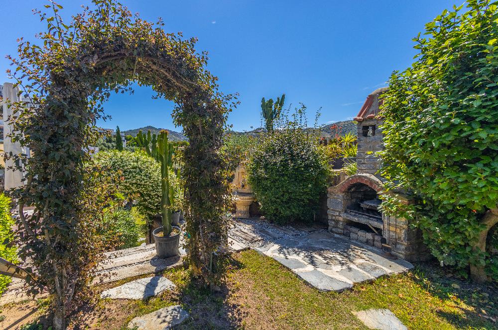 Yalıkavak Tek Katlı 1100 m2 Arsa İçinde Havuzlu Müstakil Villa