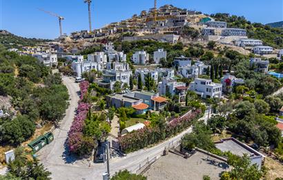 Yalıkavak Tek Katlı 1100 m2 Arsa İçinde Havuzlu Müstakil Villa