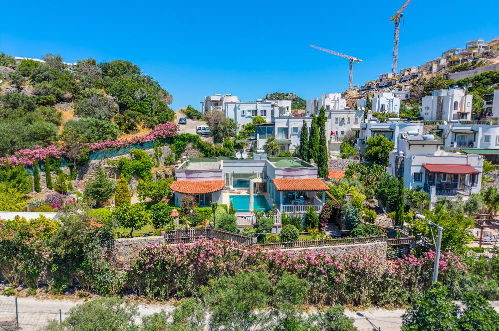 Yalıkavak Tek Katlı 1100 m2 Arsa İçinde Havuzlu Müstakil Villa
