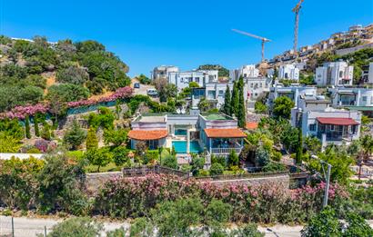 Yalıkavak Tek Katlı 1100 m2 Arsa İçinde Havuzlu Müstakil Villa