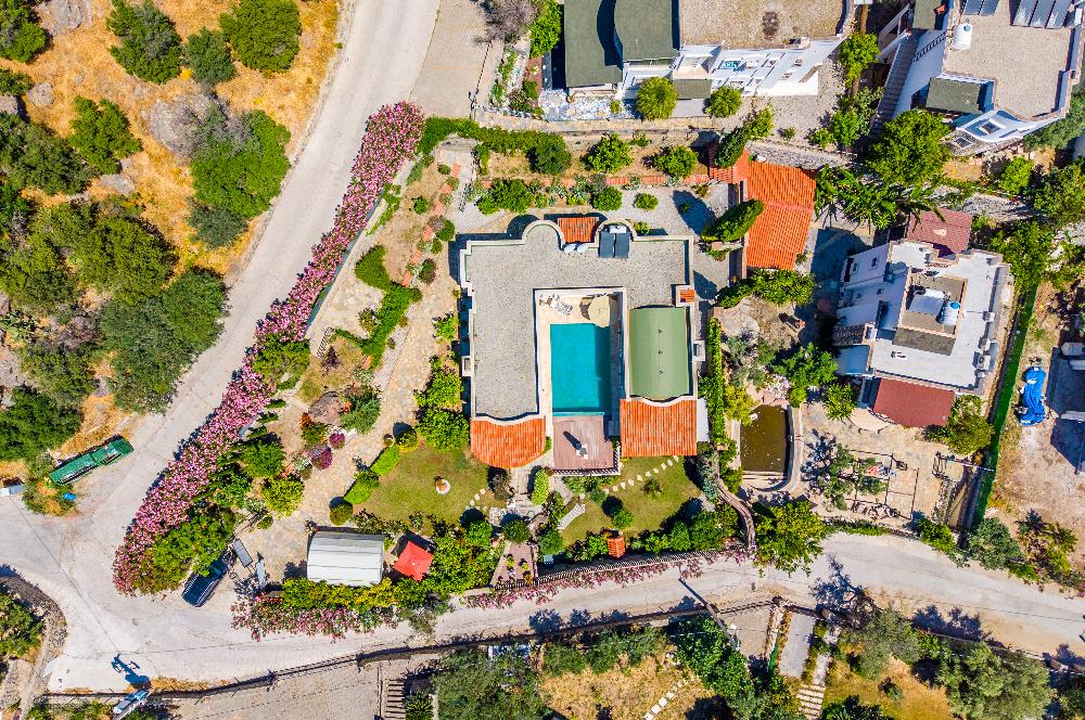 Yalıkavak Tek Katlı 1100 m2 Arsa İçinde Havuzlu Müstakil Villa