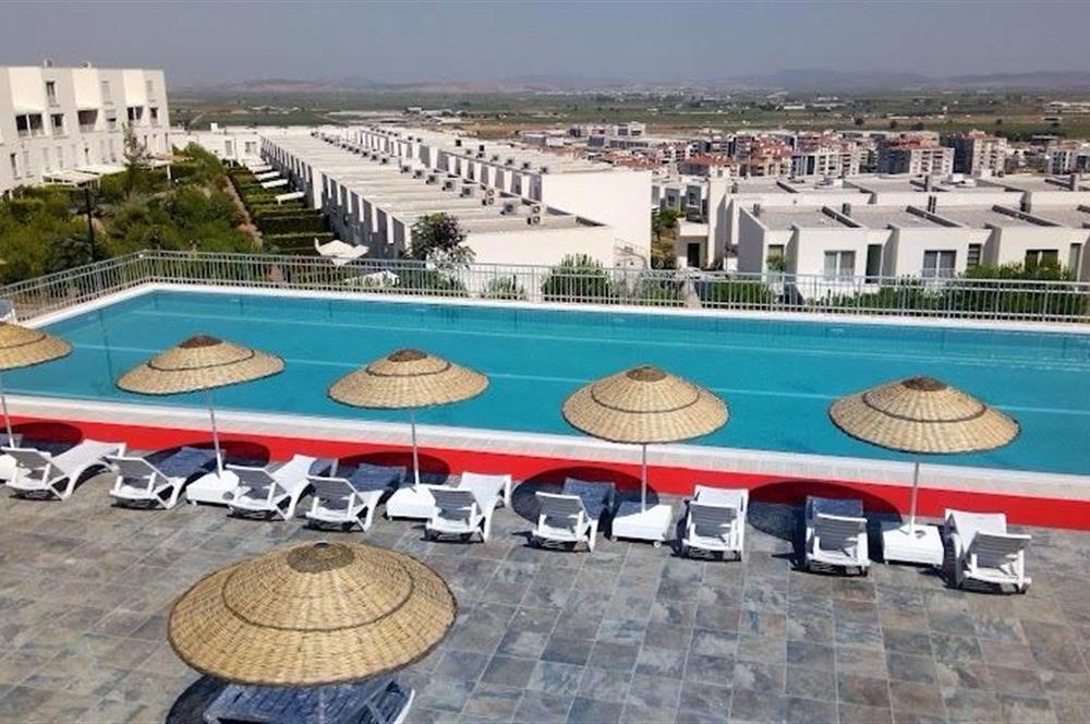 35.Sokak Sitesi Havuz/Peyzaj Manzaralı Balkonlu 3+1 Kiralık
