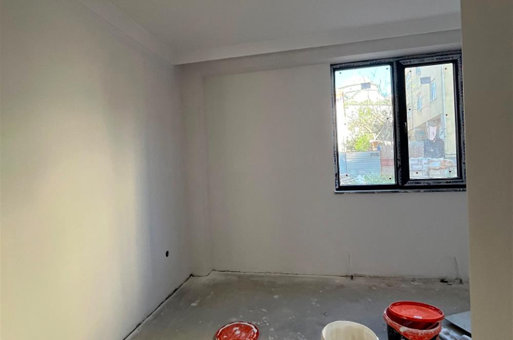 SULTANBEYLİ'DE SIFIR BİNADA SATILIK 2+1