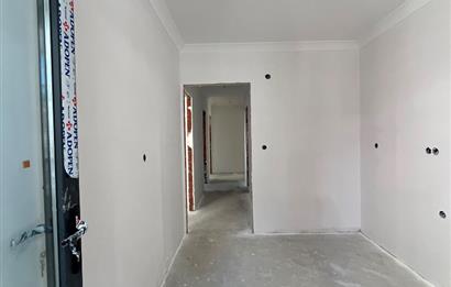 SULTANBEYLİ'DE SIFIR BİNADA SATILIK 2+1