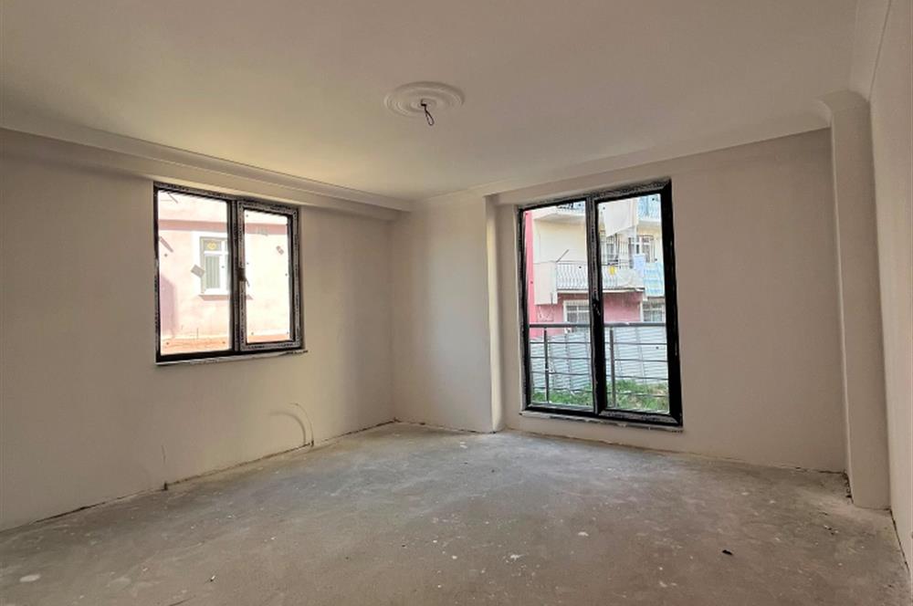 SULTANBEYLİ'DE SIFIR BİNADA SATILIK 2+1