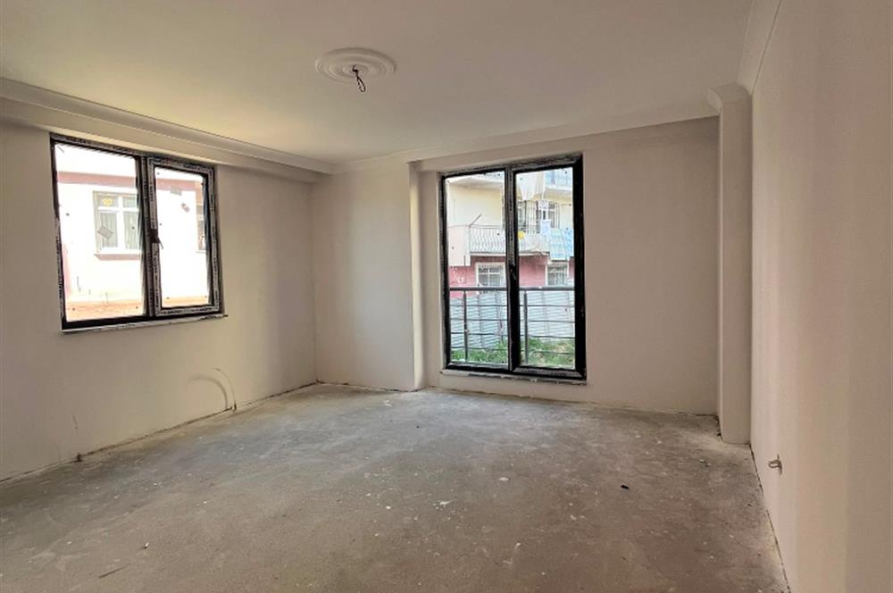 SULTANBEYLİ'DE SIFIR BİNADA SATILIK 2+1