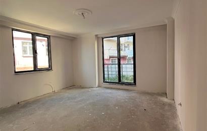 SULTANBEYLİ'DE SIFIR BİNADA SATILIK 2+1