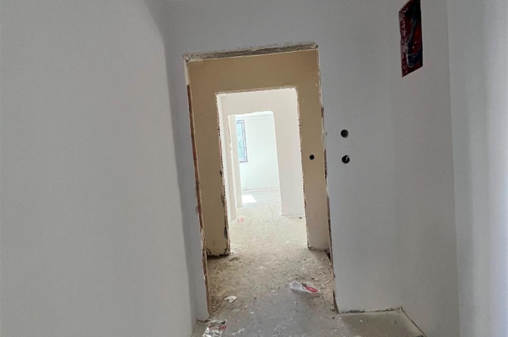 SULTANBEYLİ'DE SIFIR BİNADA SATILIK 2+1