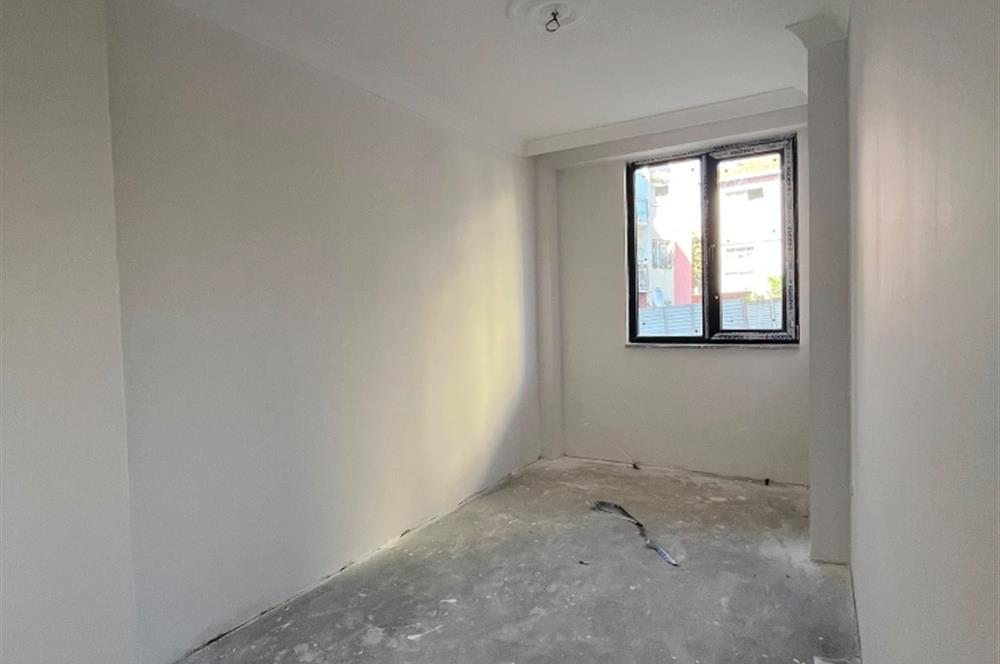 SULTANBEYLİ'DE SIFIR BİNADA SATILIK 2+1