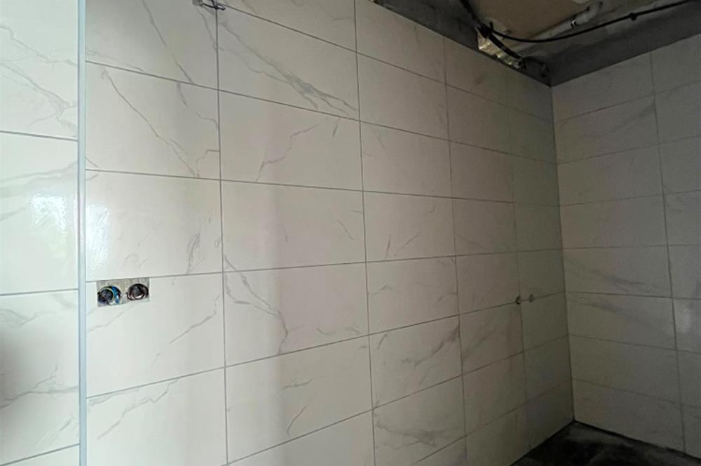 SULTANBEYLİ'DE SIFIR BİNADA SATILIK 2+1