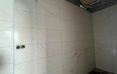 SULTANBEYLİ'DE SIFIR BİNADA SATILIK 2+1