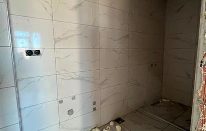 SULTANBEYLİ'DE SIFIR BİNADA SATILIK 2+1