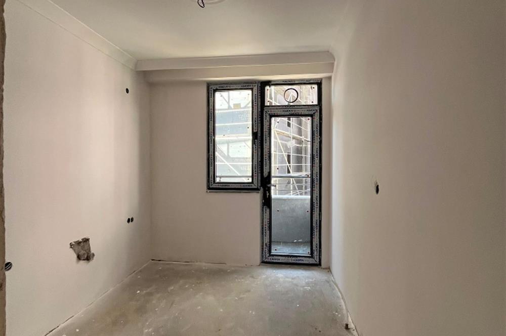 SULTANBEYLİ'DE SIFIR BİNADA SATILIK 2+1