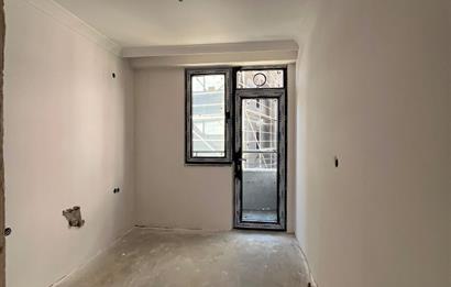 SULTANBEYLİ'DE SIFIR BİNADA SATILIK 2+1