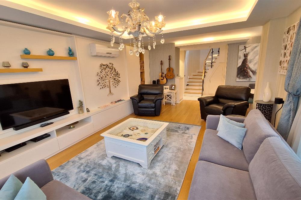 MERKEZ ZEKERİYAKÖY SİTESİ'NDE EŞYALI KİRALIK 3+1 BAHÇE KATI