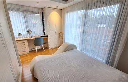 MERKEZ ZEKERİYAKÖY SİTESİ'NDE EŞYALI KİRALIK 3+1 BAHÇE KATI