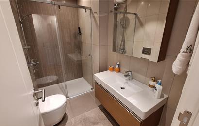MERKEZ ZEKERİYAKÖY SİTESİ'NDE EŞYALI KİRALIK 3+1 BAHÇE KATI