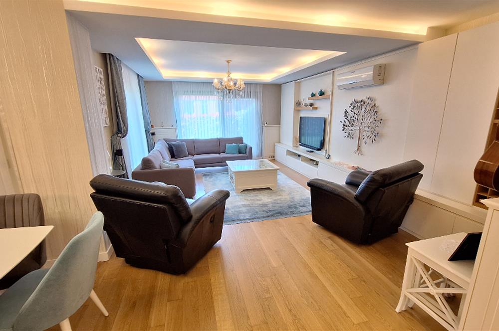 MERKEZ ZEKERİYAKÖY SİTESİ'NDE EŞYALI KİRALIK 3+1 BAHÇE KATI