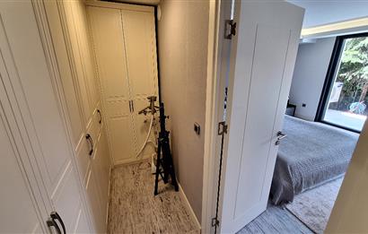 MERKEZ ZEKERİYAKÖY SİTESİ'NDE EŞYALI KİRALIK 3+1 BAHÇE KATI