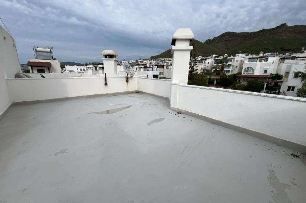 Turgutreis Yalı'da Denize Sıfır Sitede Satılık Müstakil Dubleks
