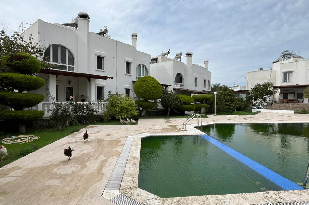 Turgutreis Yalı'da Denize Sıfır Sitede Satılık Müstakil Dubleks