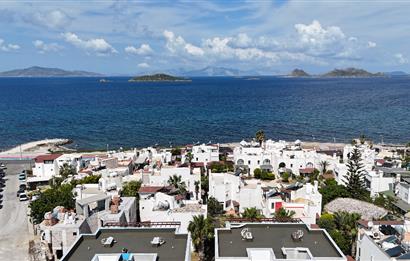 Bodrum Turgutreis Yalı Mevkii Satılık Denize Sıfır Havuzlu Site İçinde Yeni Daire ve Dubleksler