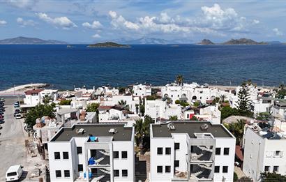 Bodrum Turgutreis Yalı Mevkii Satılık Denize Sıfır Havuzlu Site İçinde Yeni Daire ve Dubleksler