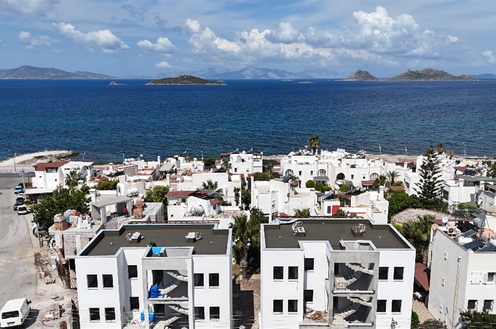 Bodrum Turgutreis Yalı Mevkii Satılık Denize Sıfır Havuzlu Site İçinde Yeni Daire ve Dubleksler